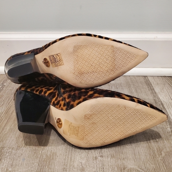 NEW Tory Burch Lila Leopard Pointed Toe Booties - Picture 6 of 9